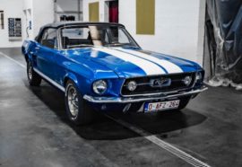 Mustang bleue cabriolet