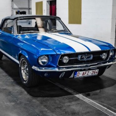 Mustang bleue cabriolet